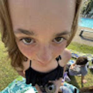 Meet your Posher, Ava